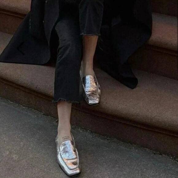 Dolce Vita Beny Flats Size 7.5 Silver Distressed Leather Loafer Preppy Old Money - Picture 4 of 16